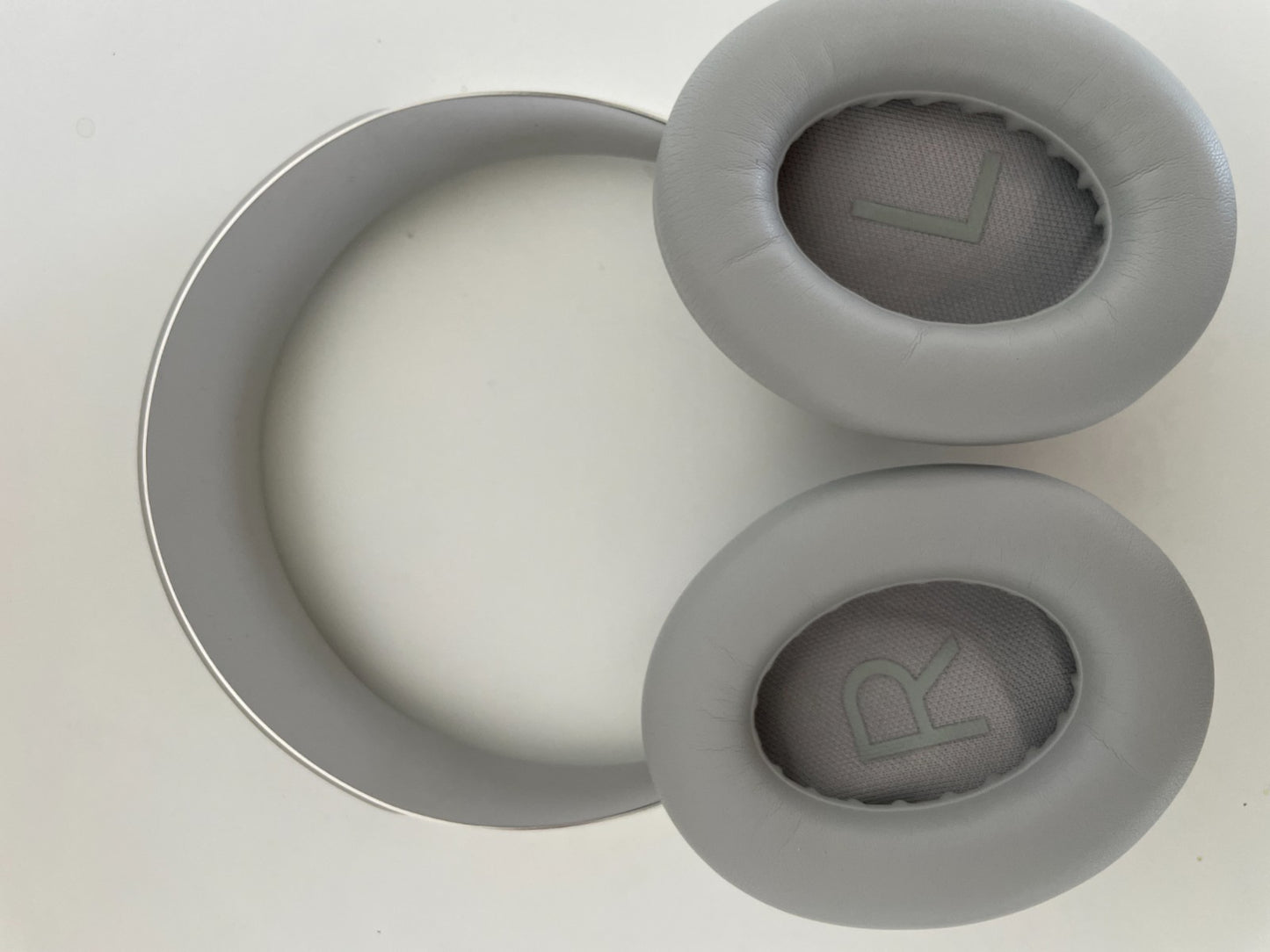 【Refurbished Excellent】Bose Noise-Canceling Headphones 700 - Silver